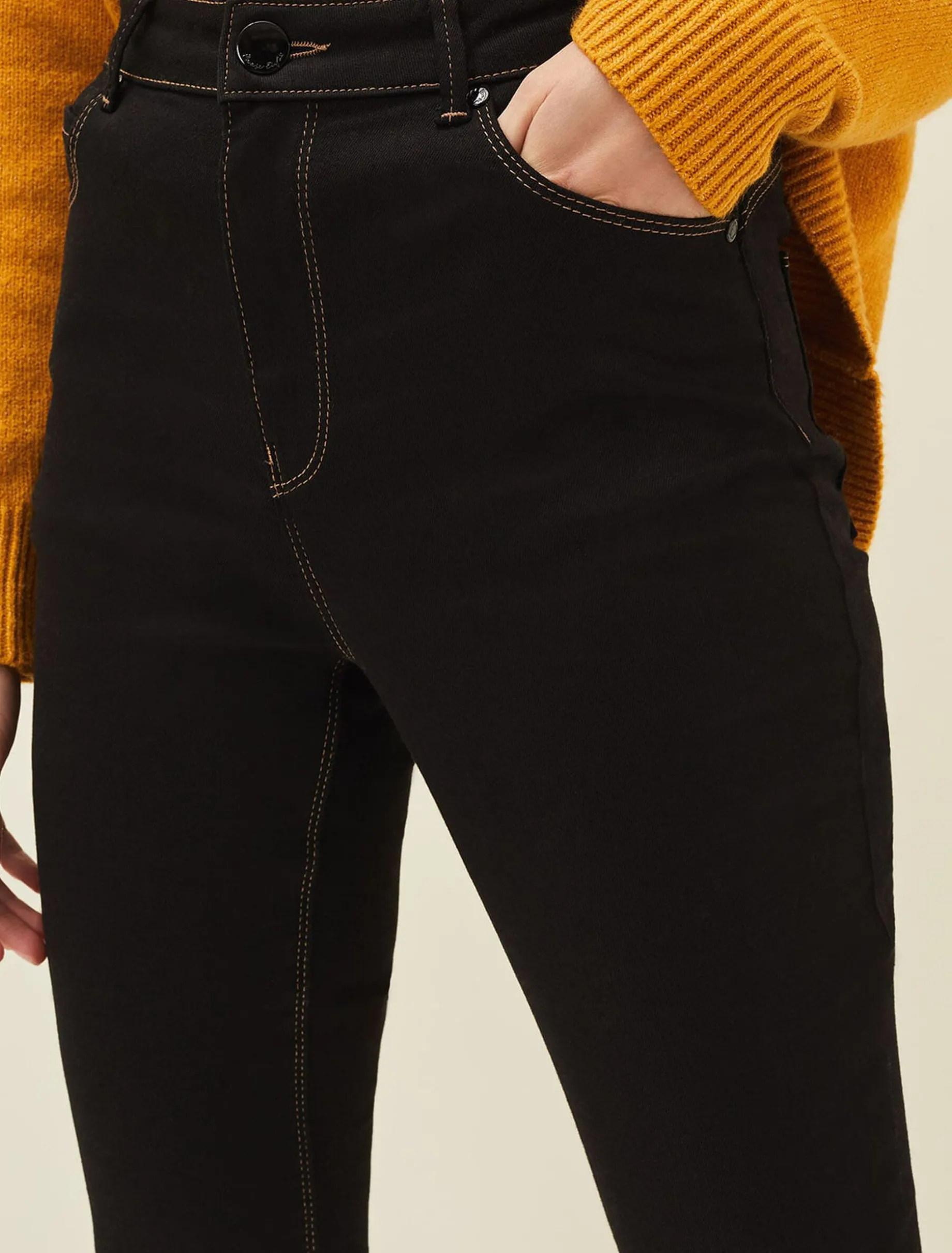Abigial Sculpting Skinny Short Jean
