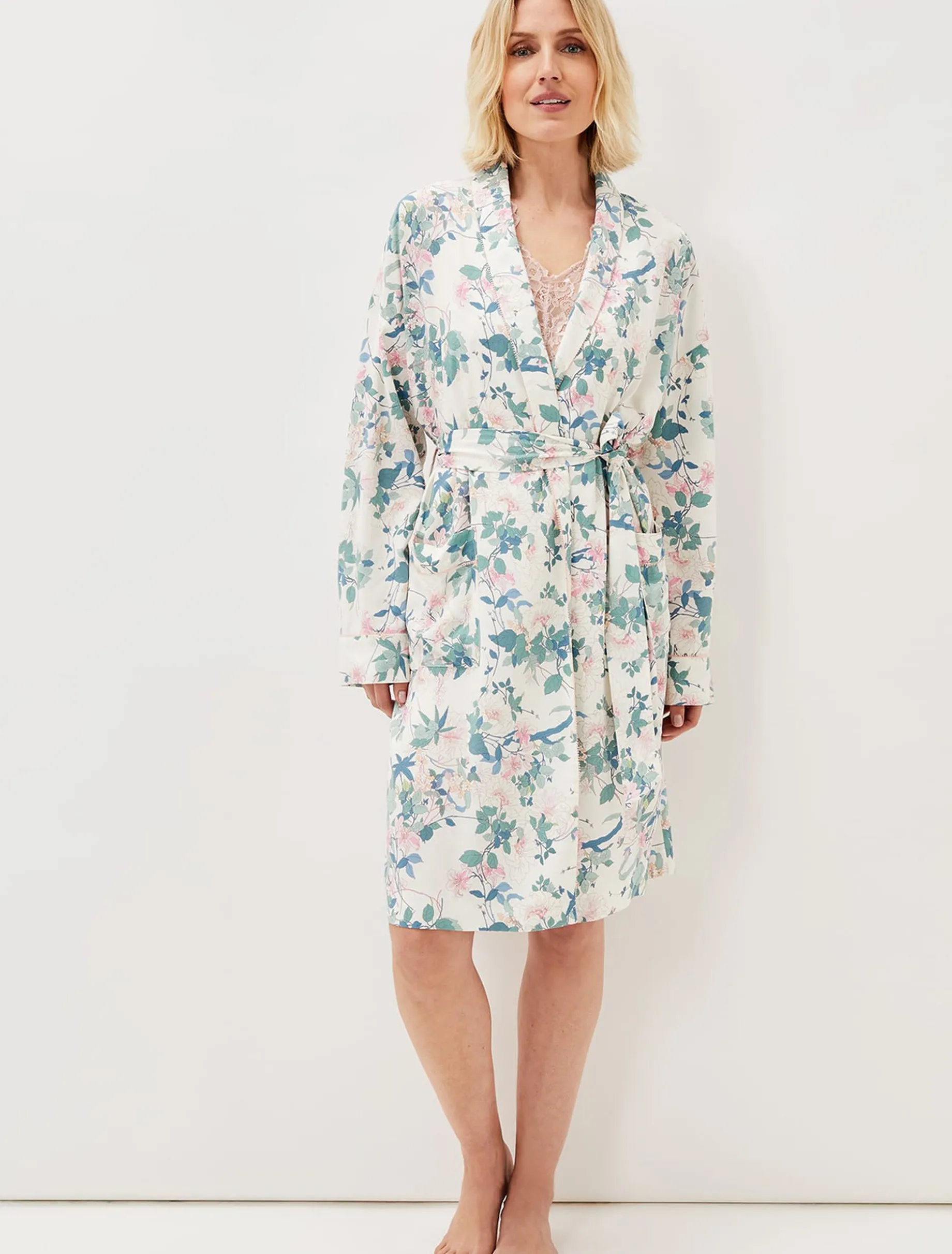 Avarie Chinoiserie Print Robe