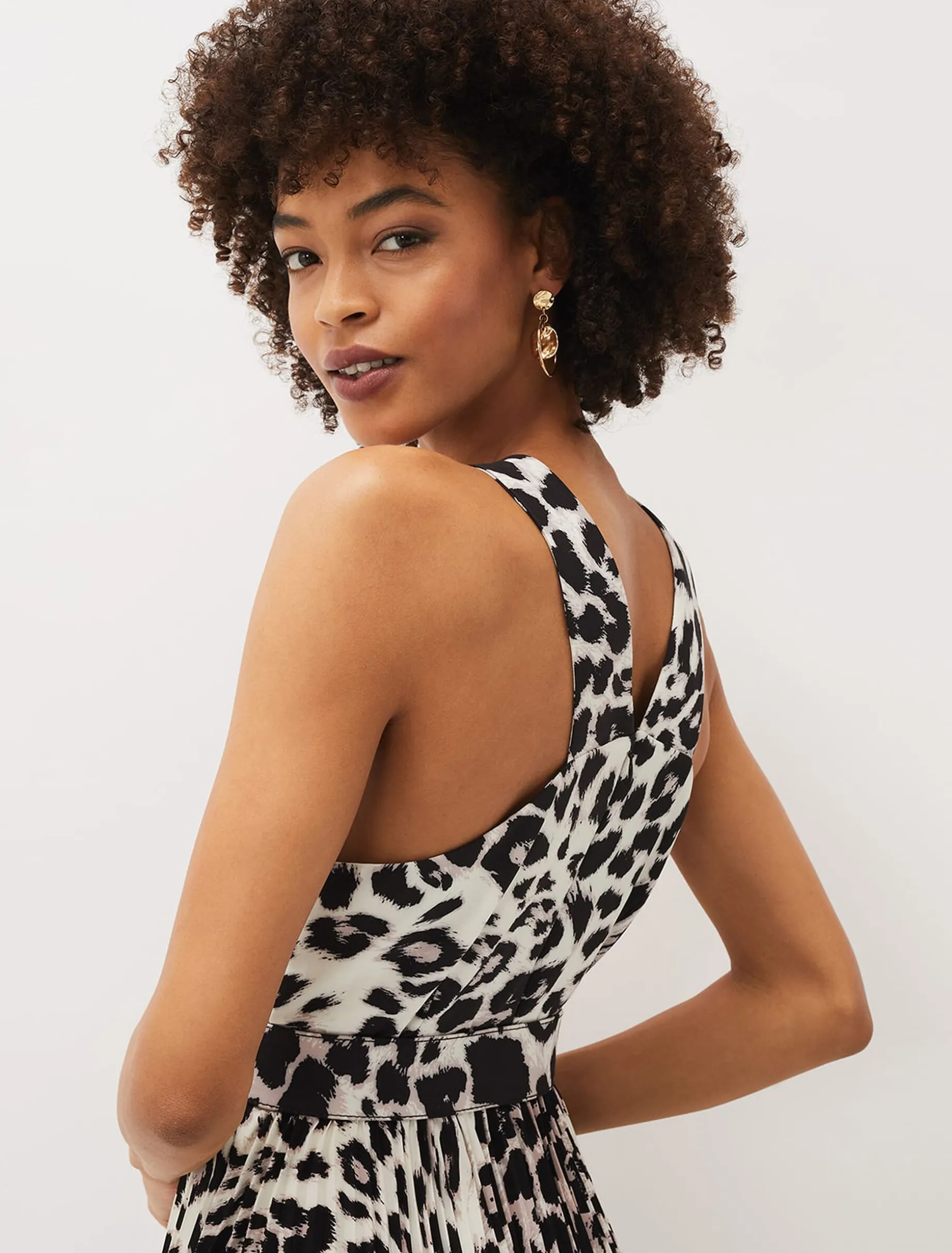 Chelsie Leopard Print Midaxi Dress