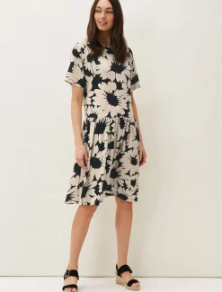 Daisy Print Swing Dress