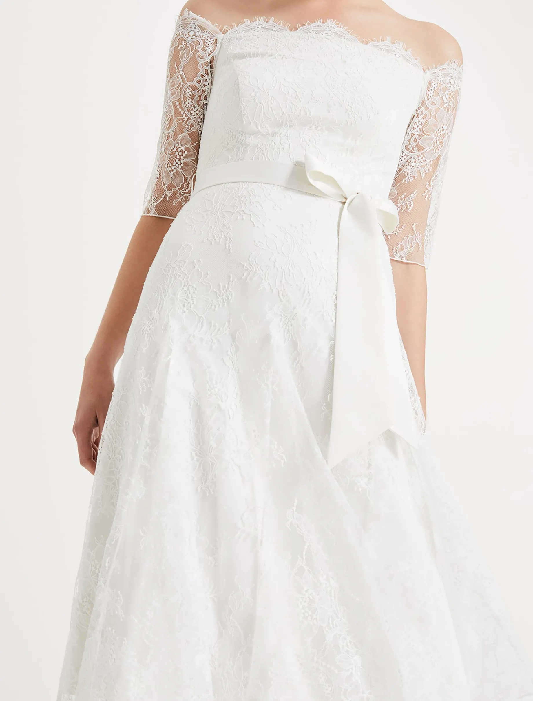 Evette Lace Wedding Dress