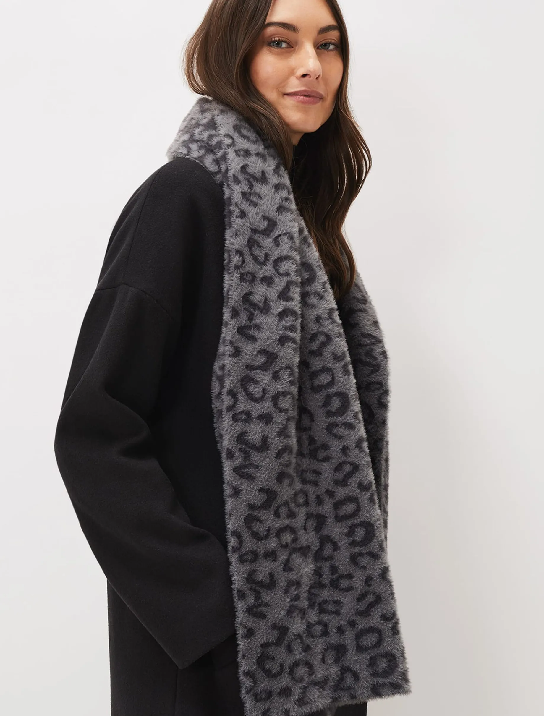 Fiona Leopard Print Fluffy Scarf