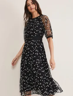 Freja Embroidered Dress