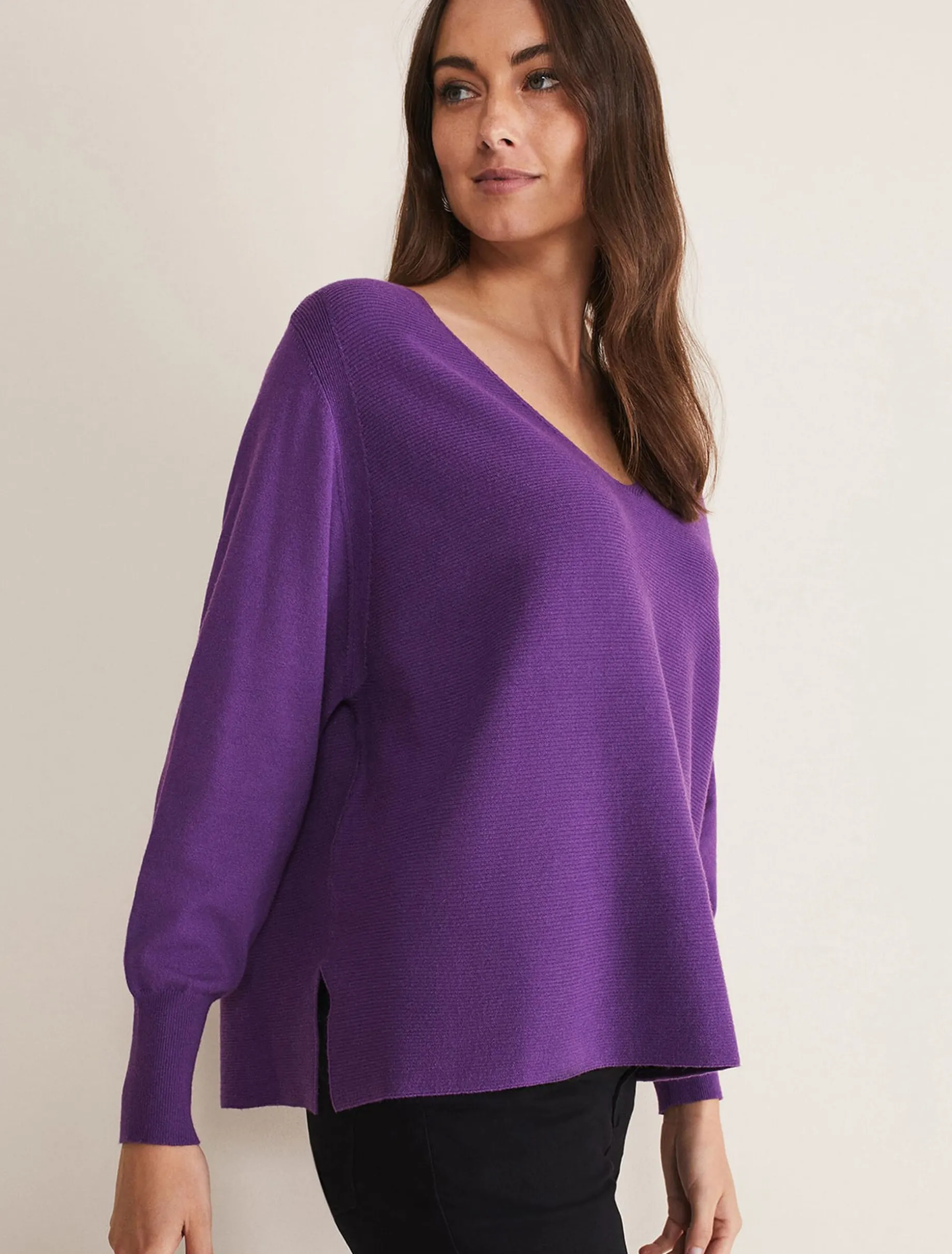 Kirste Textured Fine Knit V-Neck Jumper