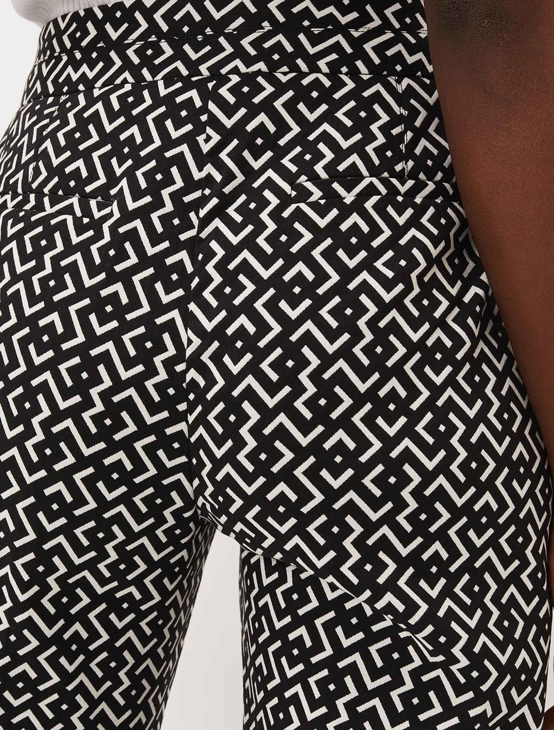 Mackenzie Geo Tapered Trouser