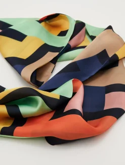 Milano Geo Lightweight Scarf