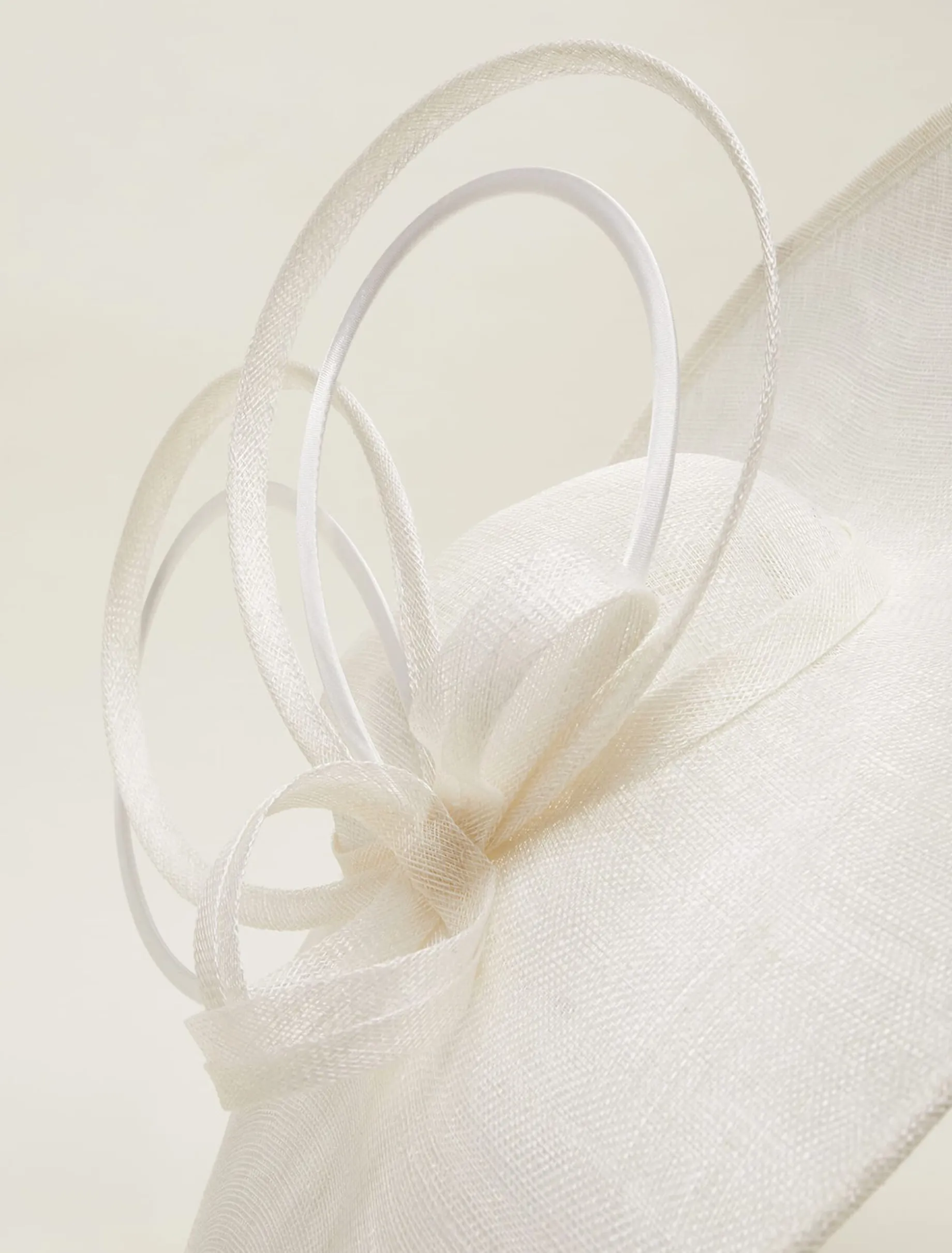Oversized Loop Disc Fascinator