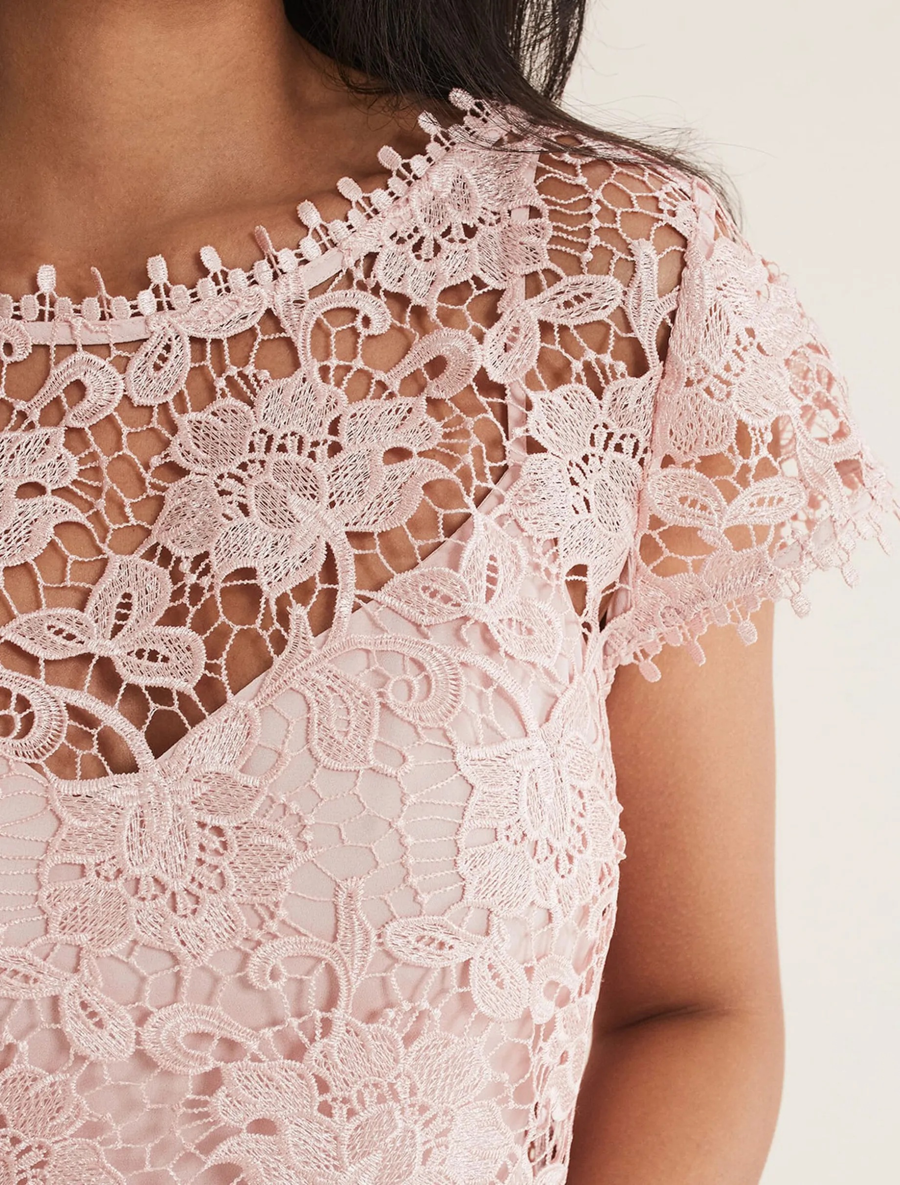 Petite Michelle Lace Pleat Maxi Dress