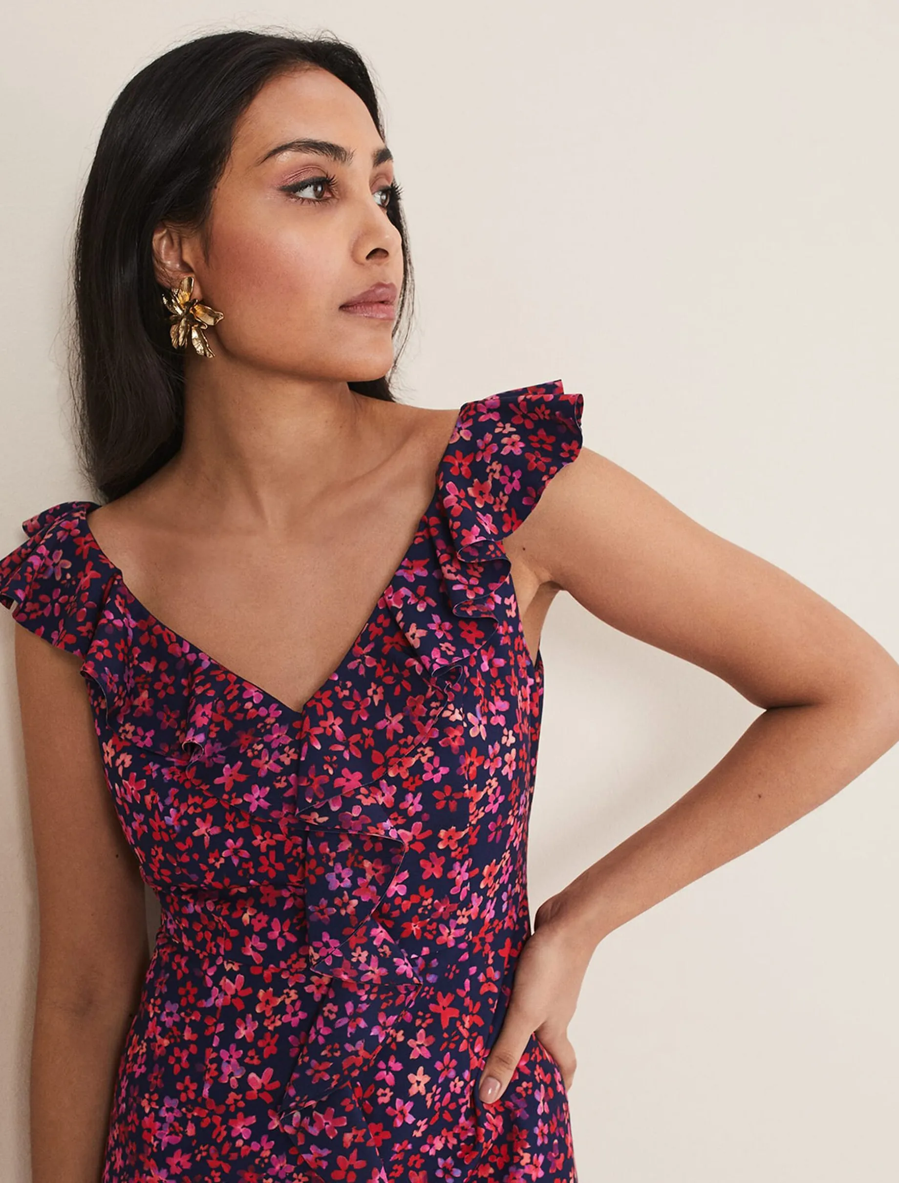 Petite Viola V-Neck Ditsy Frill Dress