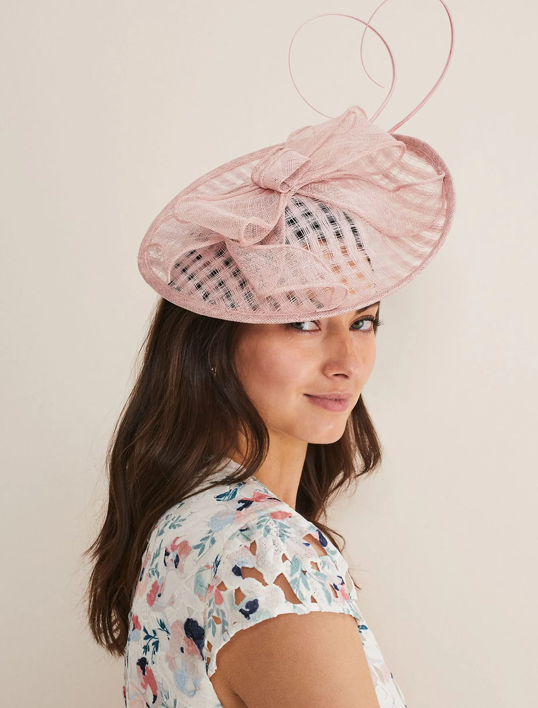 Quill And Bow Disc Fascinator