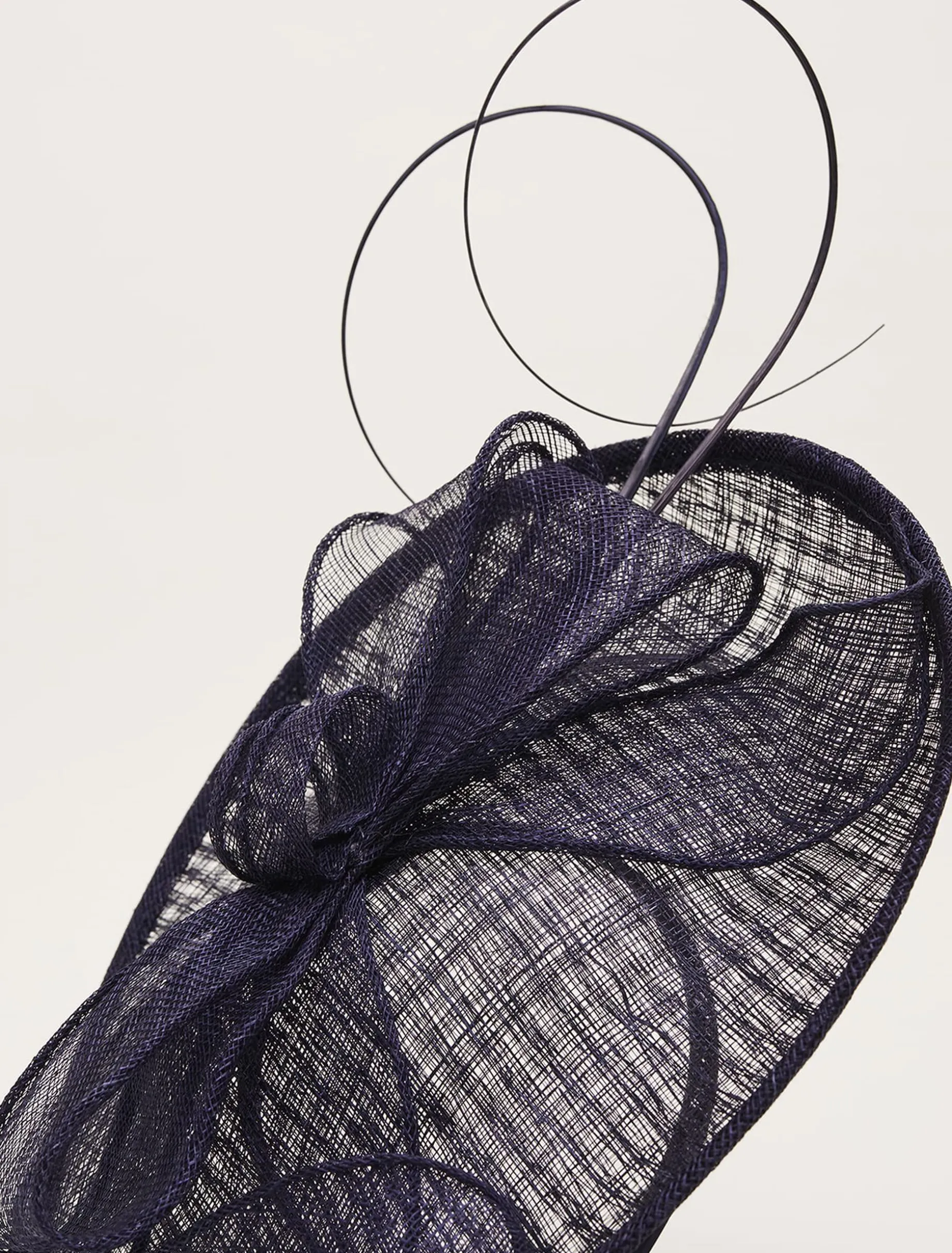 Quill And Bow Disc Fascinator