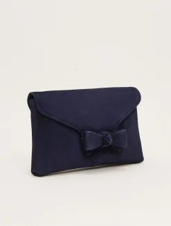 Structured Bow Clutch