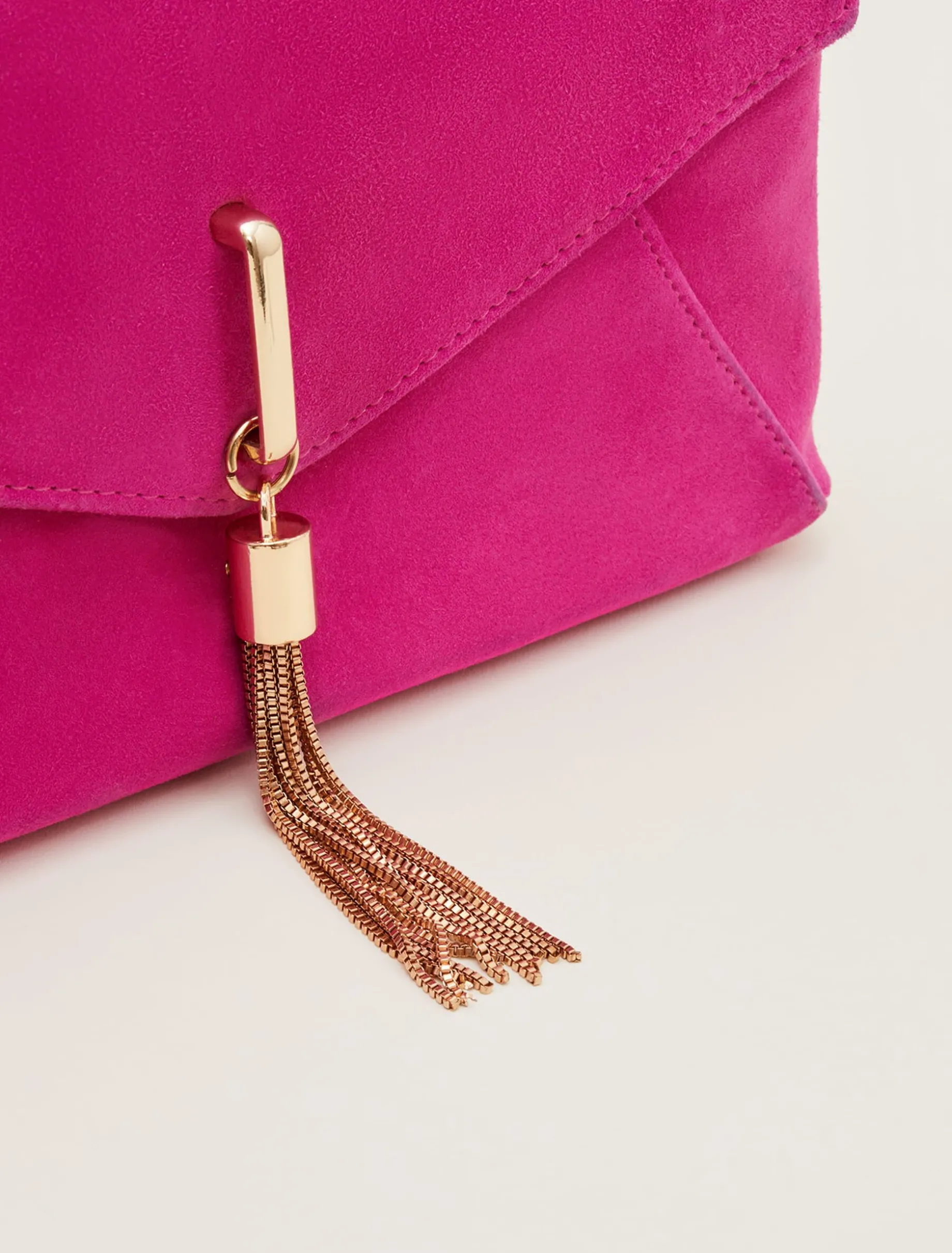 Tassle Trim Clutch